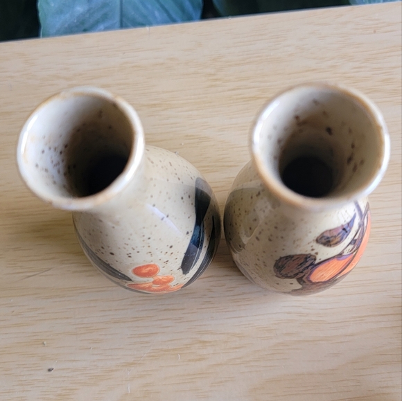 Handcrafted Ceramic Vases with Floral Design - Picture 3 of 4